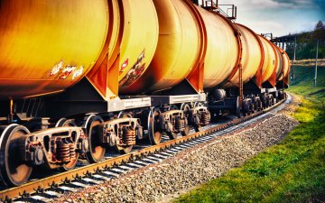 Train Carrying Bakken Crude Derails in Seattle